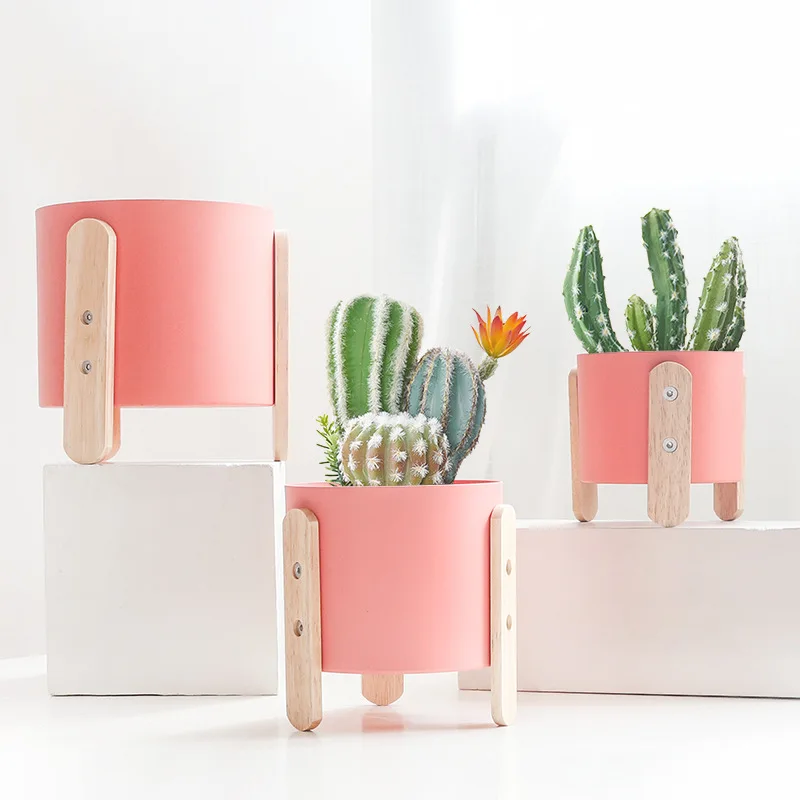 Żelazna doniczka z drewnianym stojakiem ozdoba do domu rękodzieło